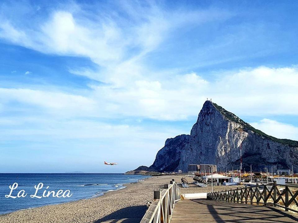 Practico Apartamento A 5 Min Andando De Gibraltar Y El Centro, Frente Al Mar La Línea de la Concepción Extérieur photo
